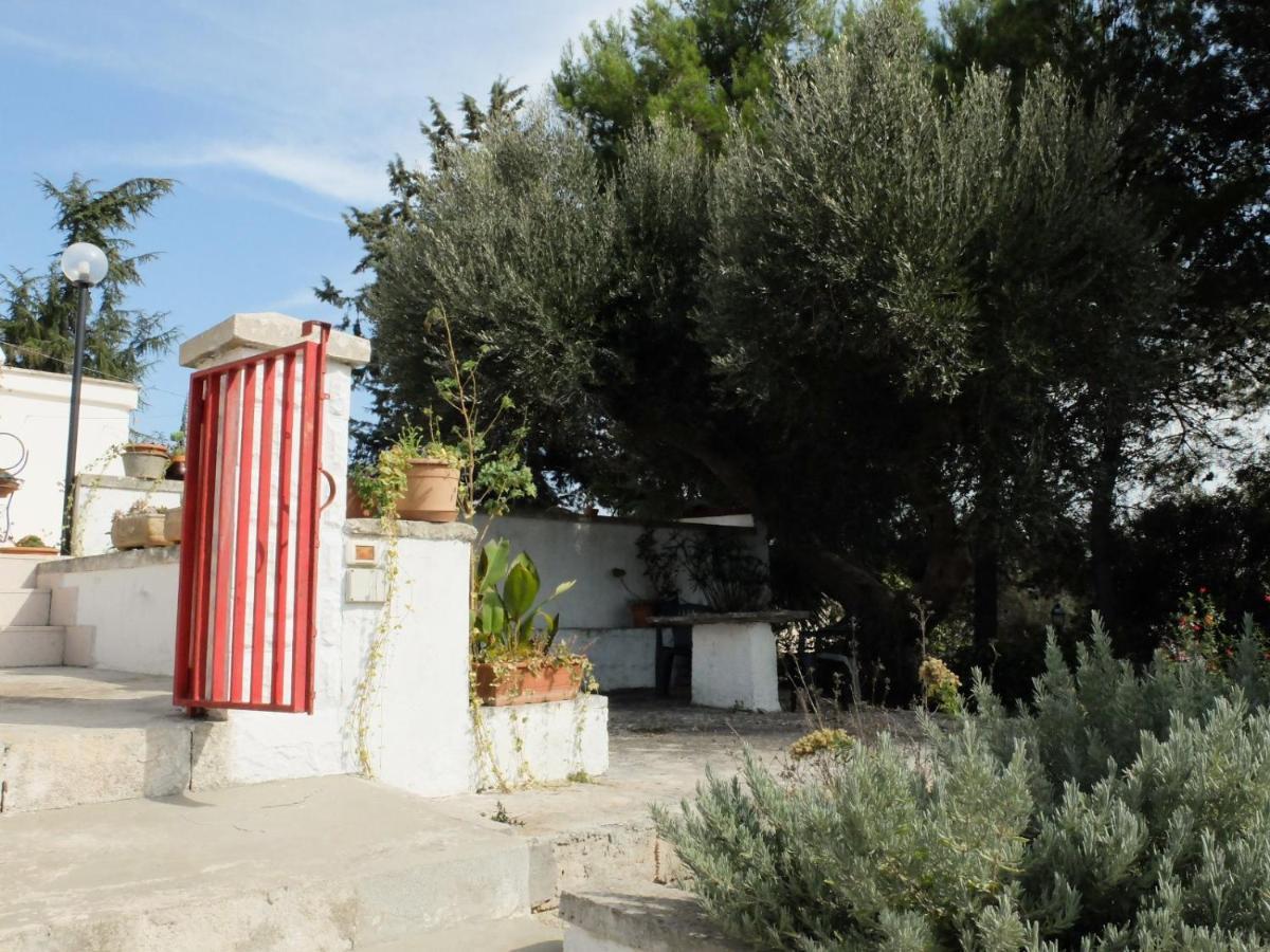 Trullo Chiari Di Bosco Villa Martina Franca Bagian luar foto