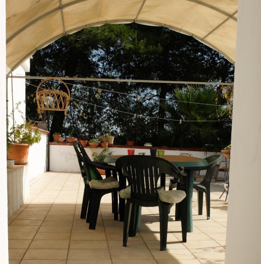 Trullo Chiari Di Bosco Villa Martina Franca Bagian luar foto