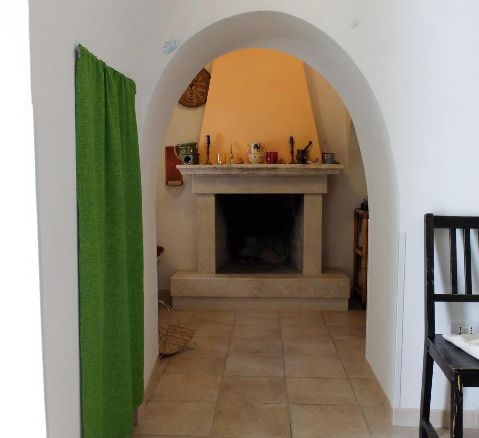 Trullo Chiari Di Bosco Villa Martina Franca Bagian luar foto