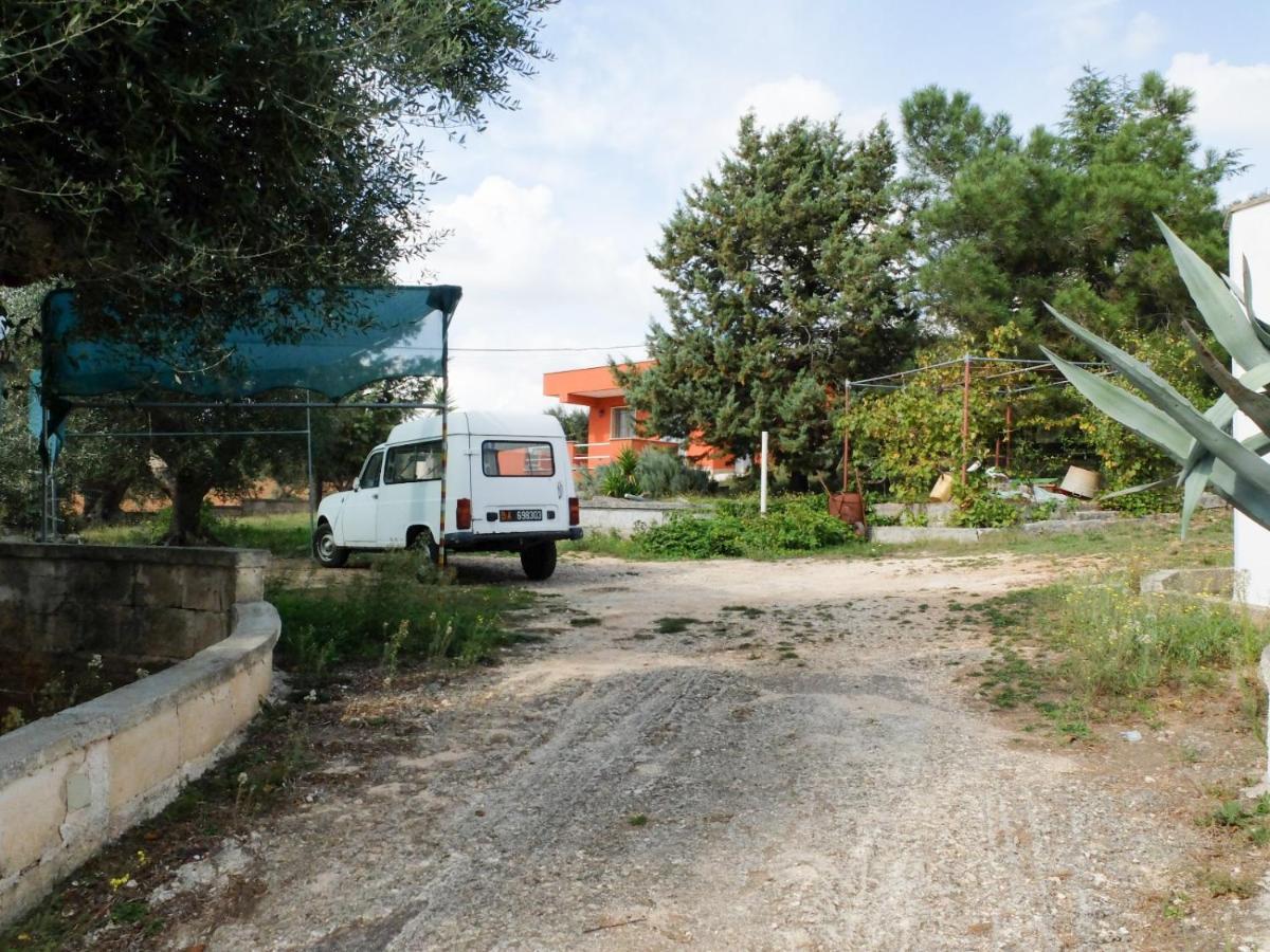 Trullo Chiari Di Bosco Villa Martina Franca Bagian luar foto