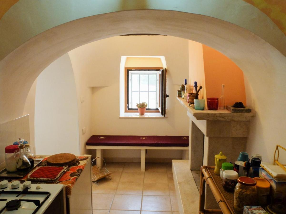 Trullo Chiari Di Bosco Villa Martina Franca Bagian luar foto