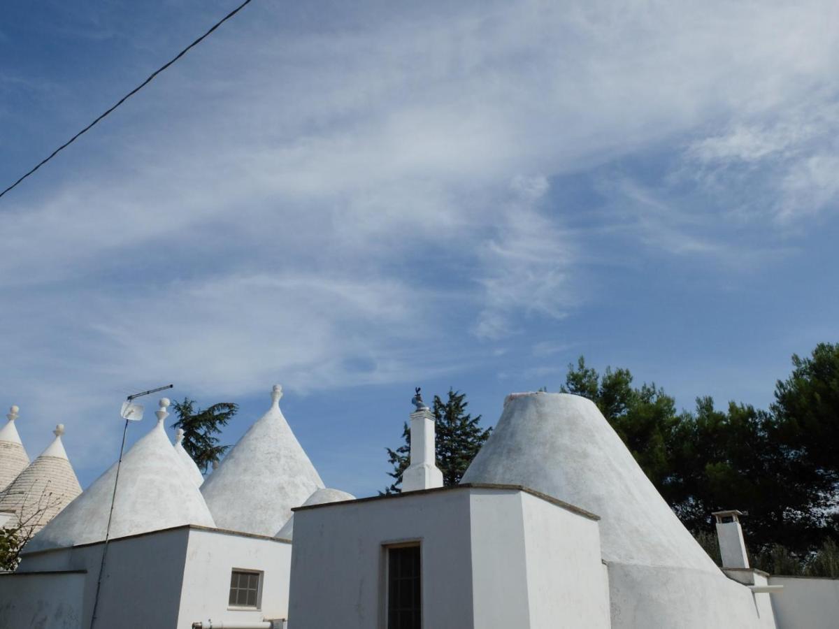 Trullo Chiari Di Bosco Villa Martina Franca Bagian luar foto